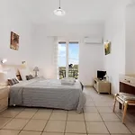 Yiannis 5 Apartment *